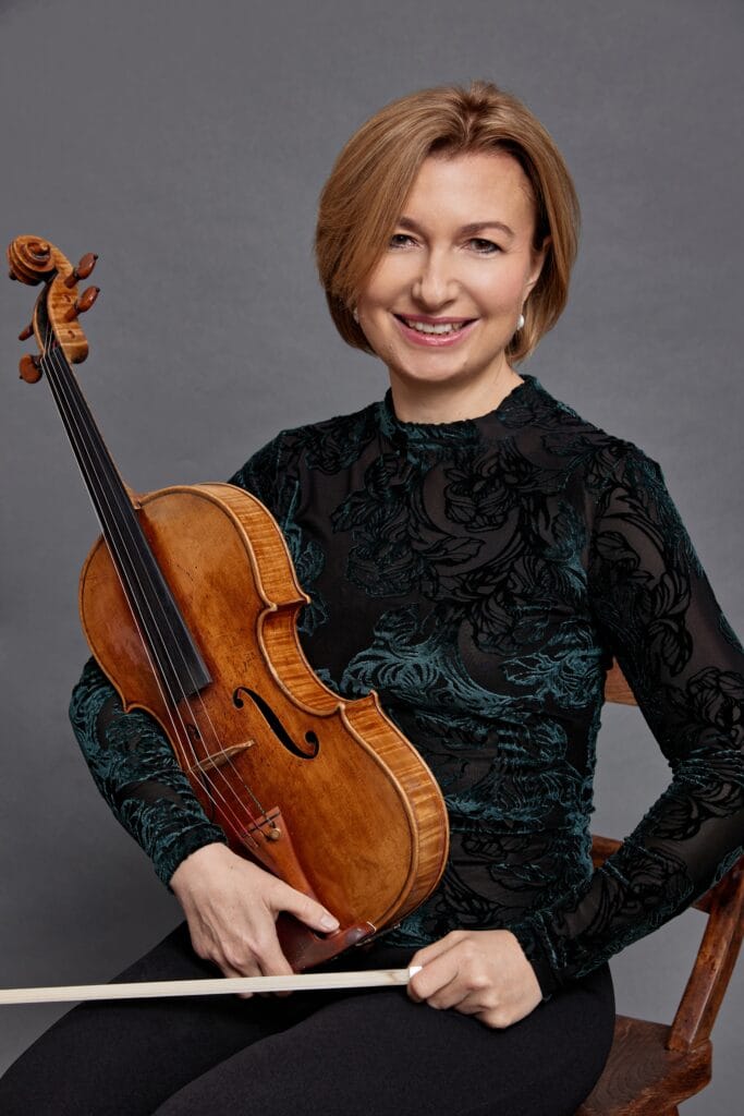 Rachel Roberts c Ekaterina Kantur